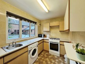 Photo 11- click for photo gallery